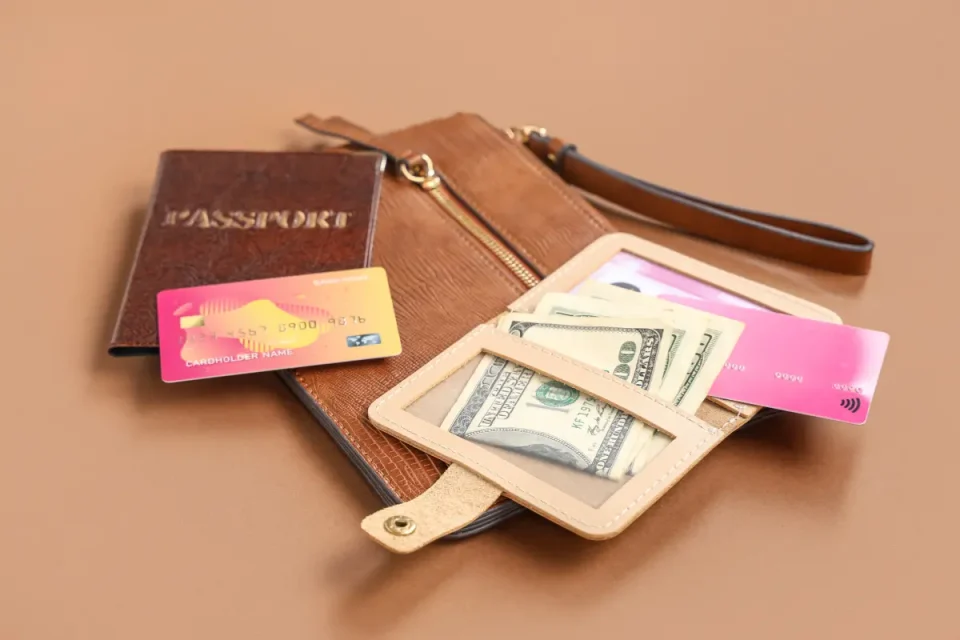 トラベルウォレットの選び方:防犯性のチェック