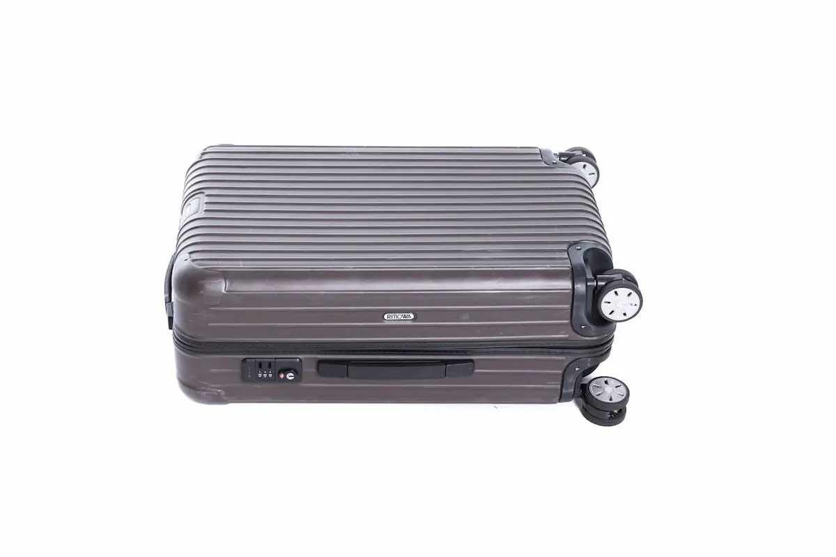 カバンを二つ機内持ち込みは可能か？