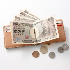 旅行に最適なおすすめのミニ財布 | 薄型でコンパクトな財布をご紹介