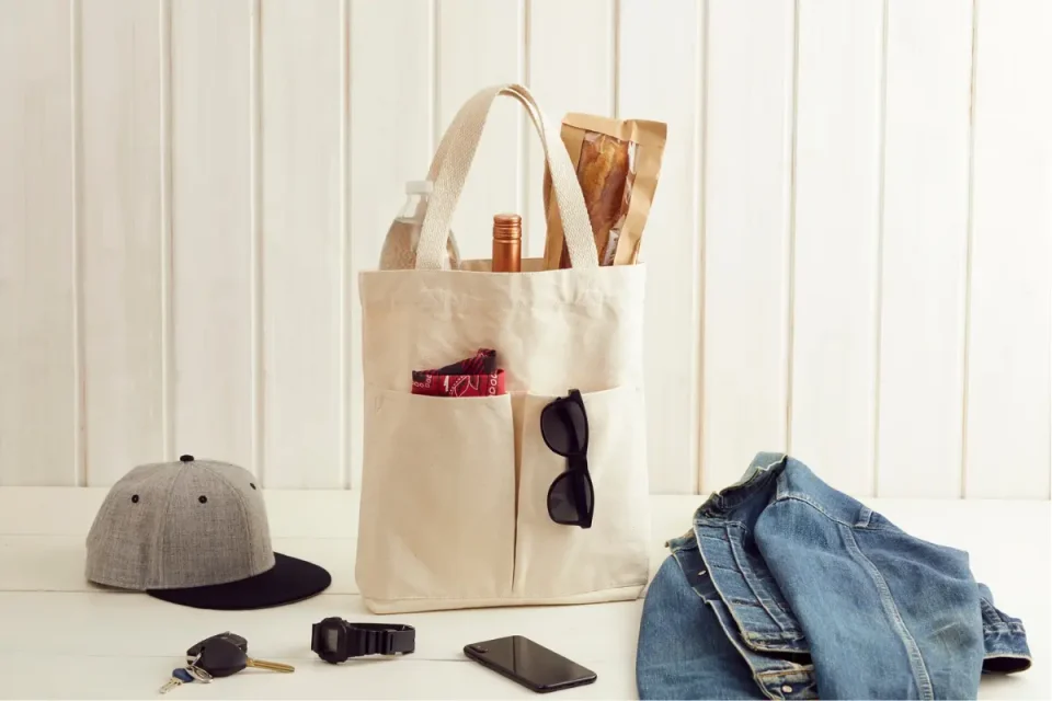 海外旅行に持ち歩きバッグを持つべき理由